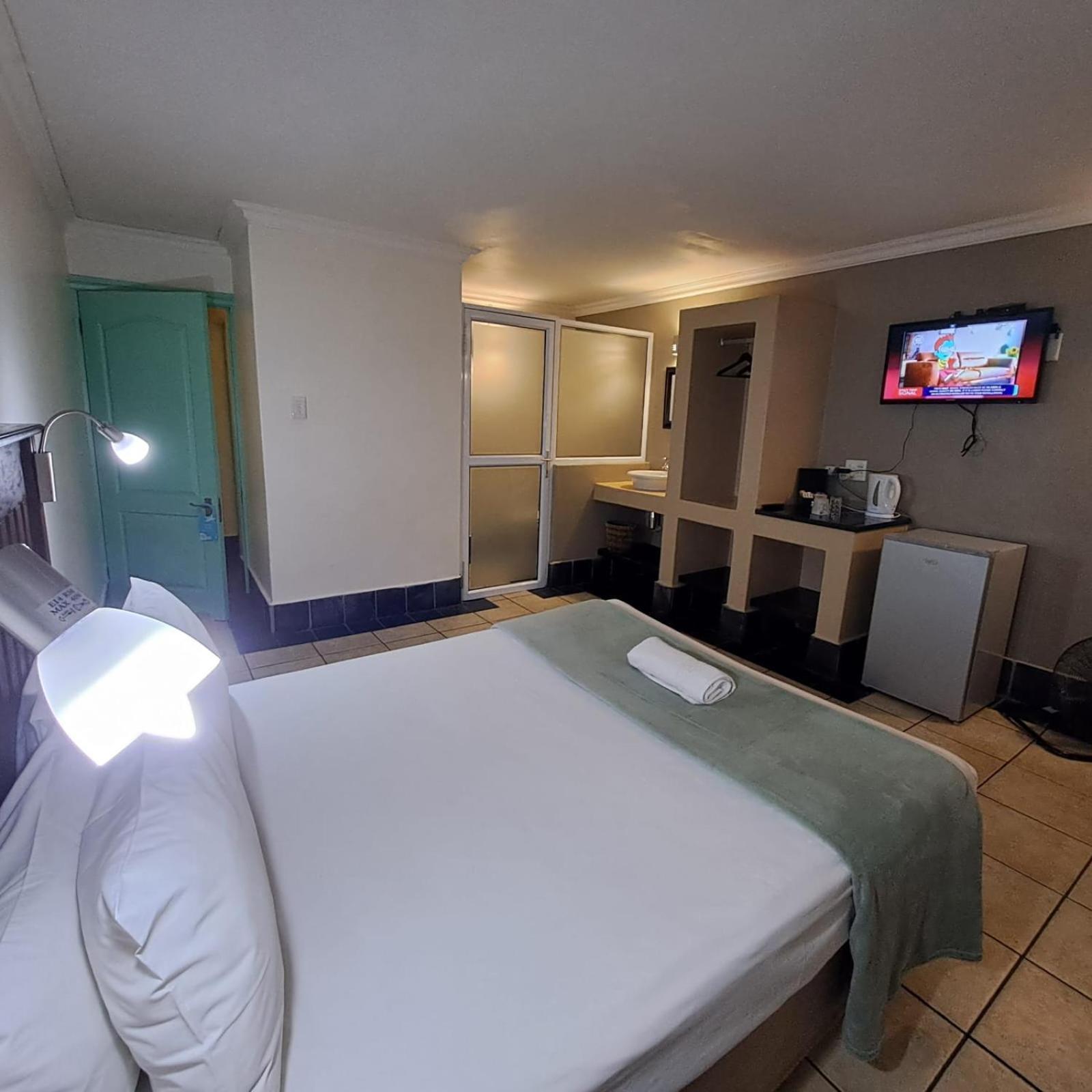 Green Door Guesthouse Mossel Bay Ruang foto